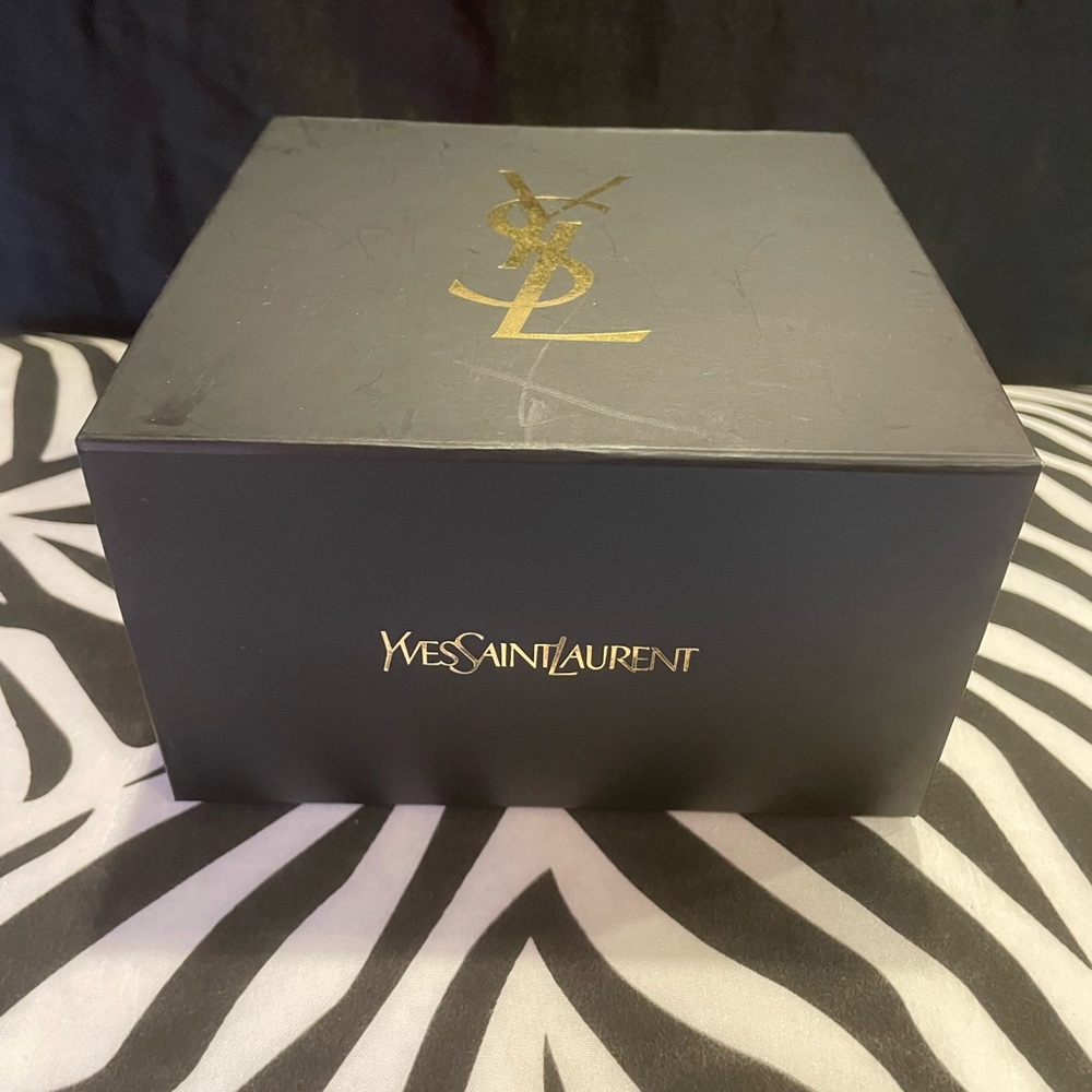 Yves Saint Laurent Black and Gold Box - Picture 3 of 5